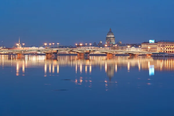 Isakskatedralen katedralen Bridge — Stockfoto