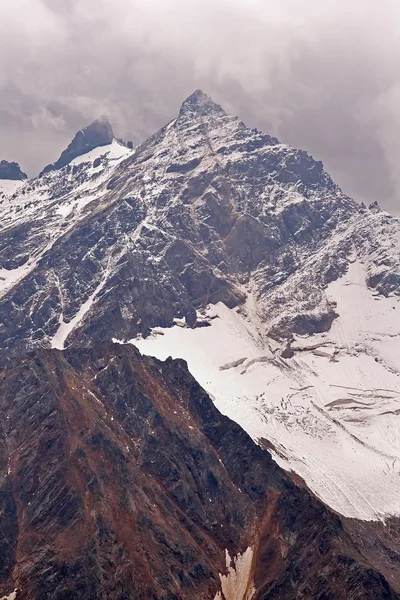 从装载 elbrus 查看 — 图库照片