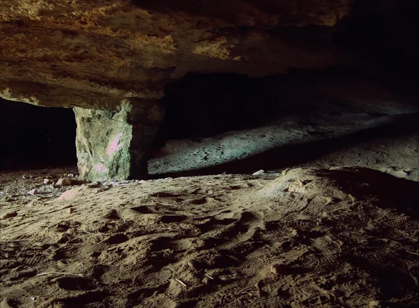 Underground cave entrance — Stock Photo, Image