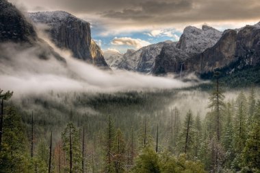 Kış yosemite Vadisi'nden sunrise