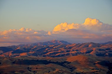 Sunset bulvarında mt. hamilton