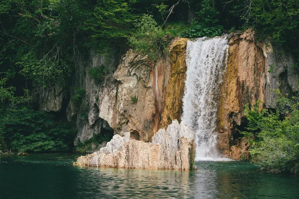 Beautiful small waterfalls — Stock Photo, Image