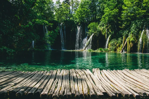 Waterfalls in forest at Plitvice Lakes — Stock Photo, Image