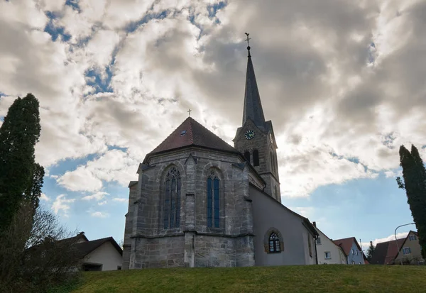 Antigua iglesia en la colina de Ekhenthal, Baviera, Alemania. —  Fotos de Stock