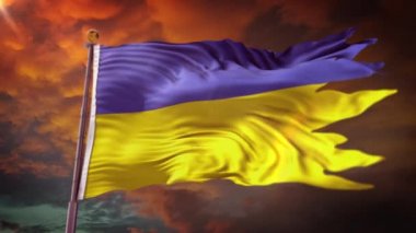 Kızıl bir günbatımında savaş bayrağını dalgalandıran yırtık bir Ukrayna bayrağının dalgalanması.