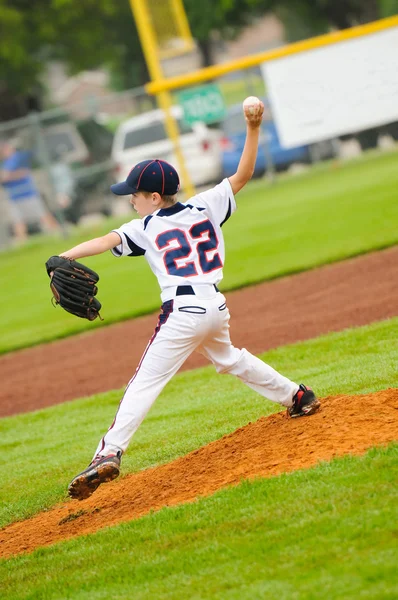 Little league baseball pitcher — Stockfoto