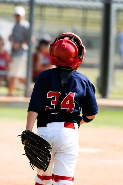 Little league baseball catcher — Stockfoto