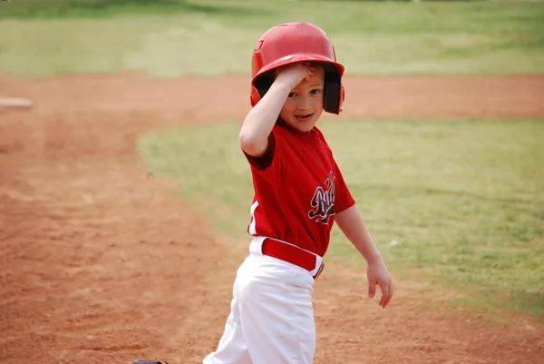 Pequeño jugador de béisbol — Foto de Stock