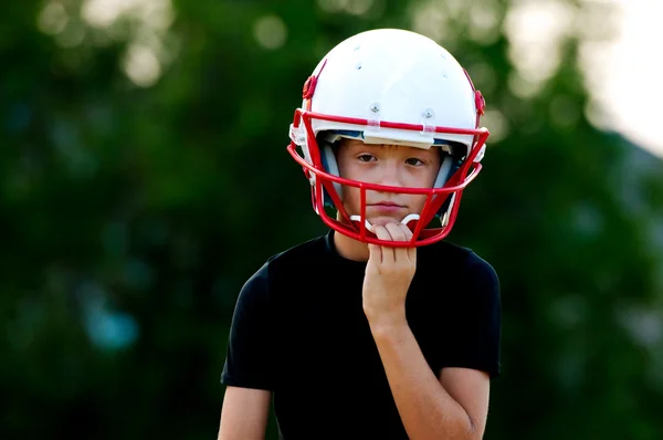 Giovane giocatore di football americano — Foto Stock