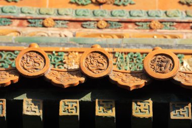 ejderha çatı üzerinde