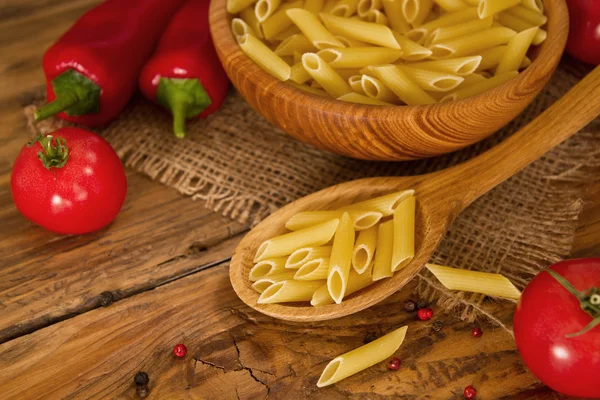 La composición de las pastas y verduras — Foto de Stock