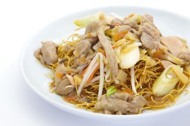derin kızarmış sarı noodle pork ile