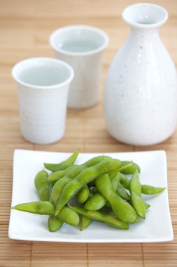 Yeşil organik edamame pişmiş