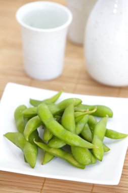 Yeşil organik edamame pişmiş