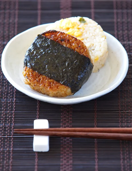 Japonské potraviny onigiri, rýže míč — Stock fotografie