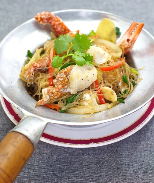 Fried yengeç ve çim erişte