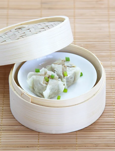 Kinesisk ångad dumpling — Stockfoto