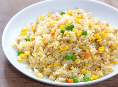 Sebzeli kızarmış pirinç