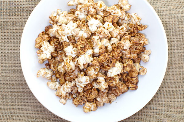 Карамельный попкорн
