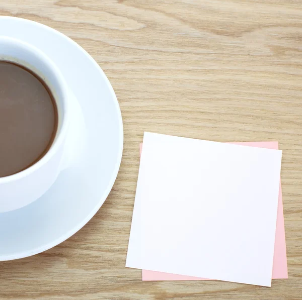 Note di carta con tazza di caffè — Foto Stock