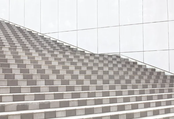 Серая лестница — стоковое фото