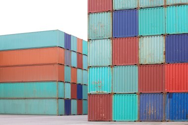gestapelde cargo containers
