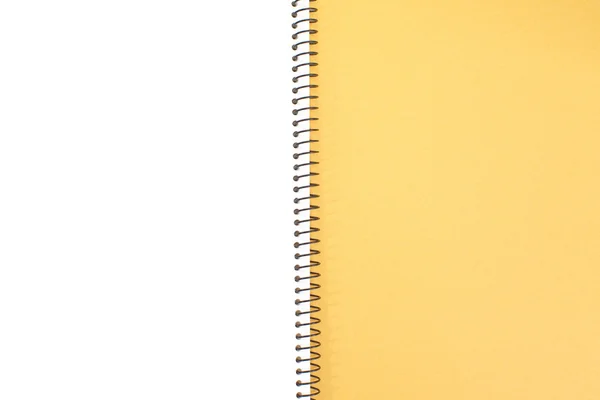 Sárga, elszigetelt fehér notebook — Stock Fotó