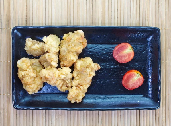 フライド チキンとトマト — ストック写真