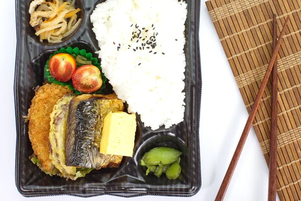 Repas japonais dans une boîte (Bento ) — Photo