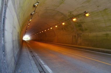 araç hiçbir tünel boş