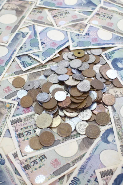 日本円ノートおよび硬貨 — ストック写真