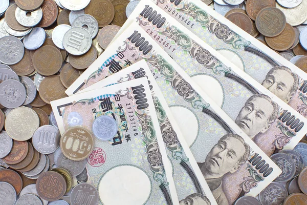 日本円ノートおよび硬貨 — ストック写真