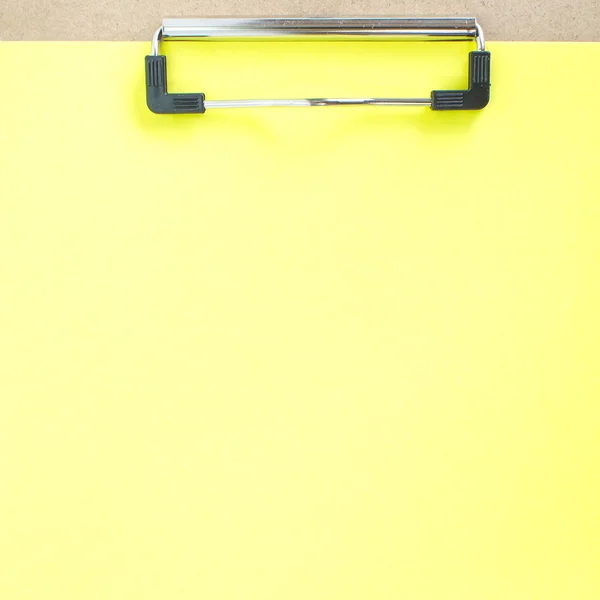 Clipboard und buntes Papier — Stockfoto