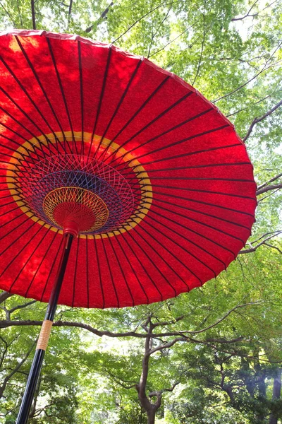 Paraguas rojo japonés — Foto de Stock
