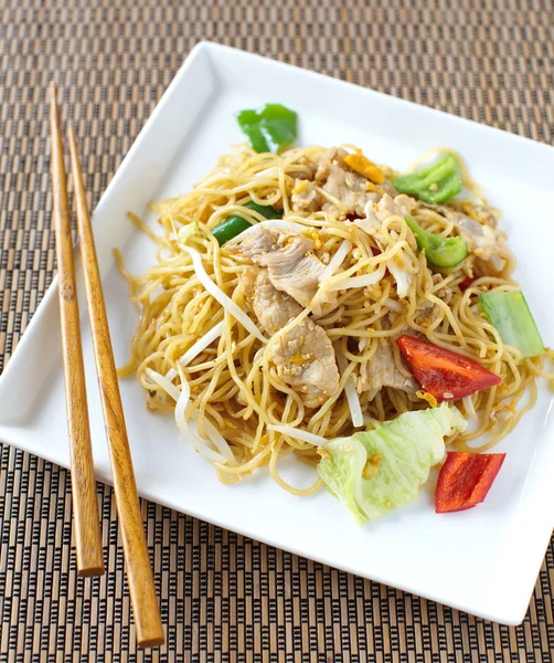 Chinesisches Essen, gebratene Nudeln — Stockfoto