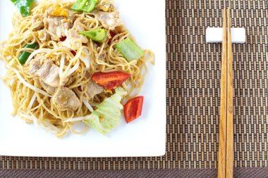 Çin gıda, kızarmış noodle