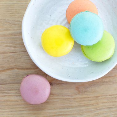 lezzetli renkli acıbadem kurabiyesi