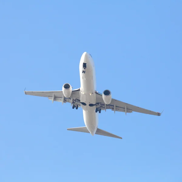 Flugzeug hebt ab — Stockfoto