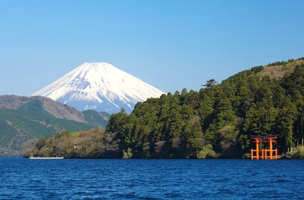 在冬季的富士山和阿希湖 — 图库照片