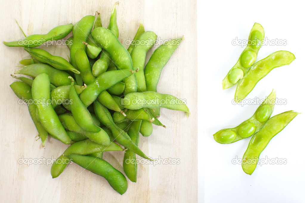 Boiled green soy beans