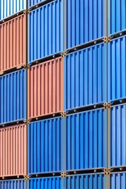 gestapelde cargo containers