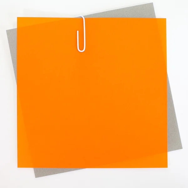 Цветные бумаги с клипом — стоковое фото