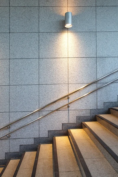 Серые лестницы — стоковое фото