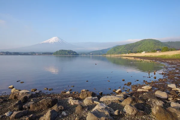 富士山と湖 — ストック写真