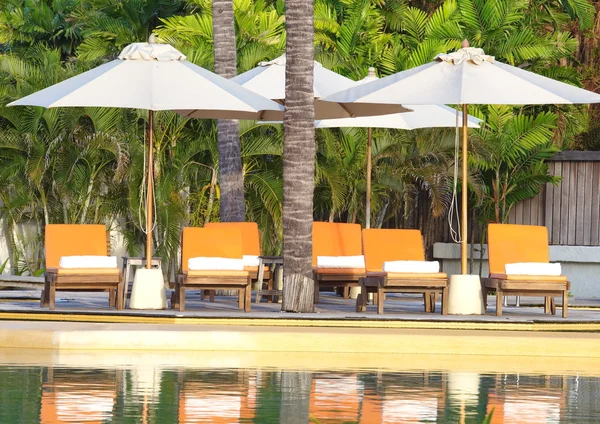 Piscina en balneario — Foto de Stock