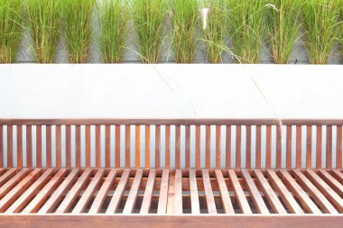 kahverengi ahşap Bank