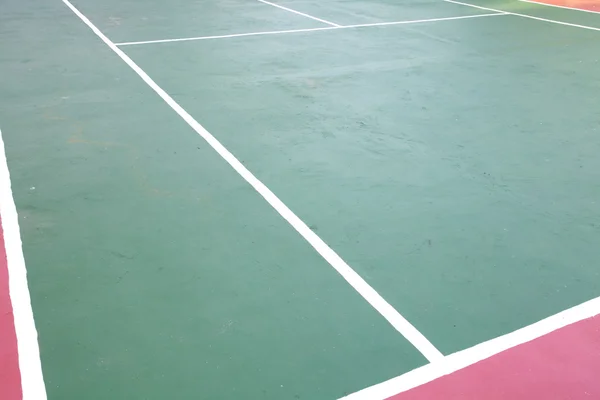 Kort tenisowy, biały, przecinające się linie. — Zdjęcie stockowe
