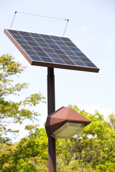 Lighting is supplied power by solar energy — Stock Photo, Image