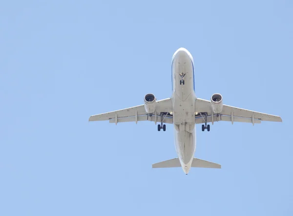 Avión despegando —  Fotos de Stock