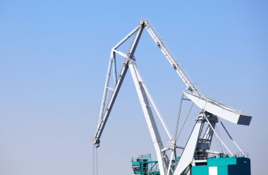 Büyük metal makine